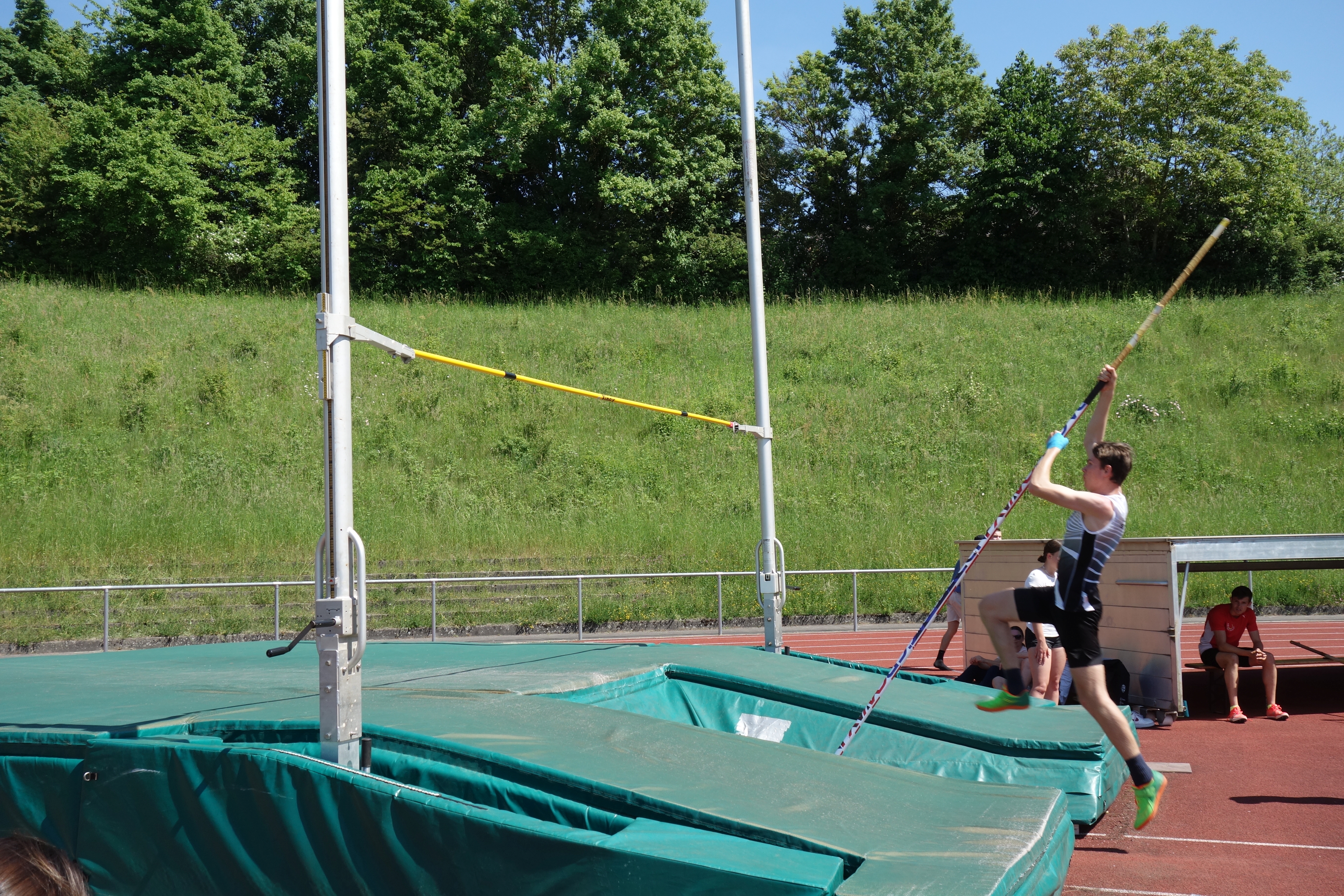Bild1_Stabhoch_Ettlingen_2022.jpg